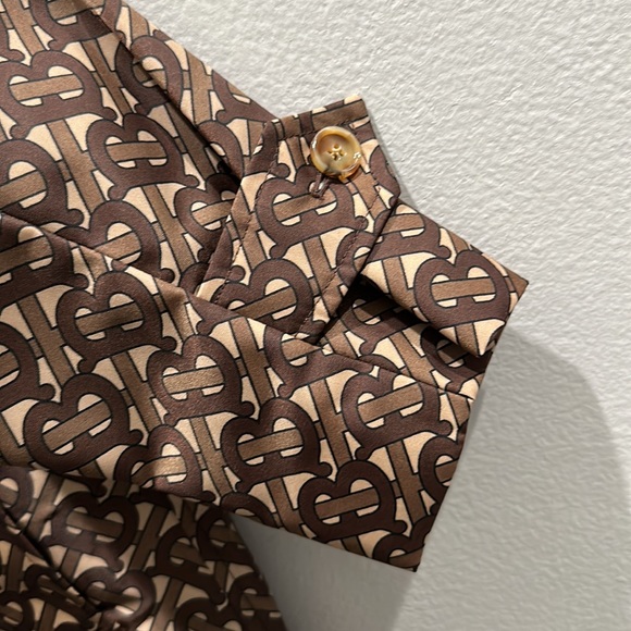 Burberry coat - Picture 7 of 13